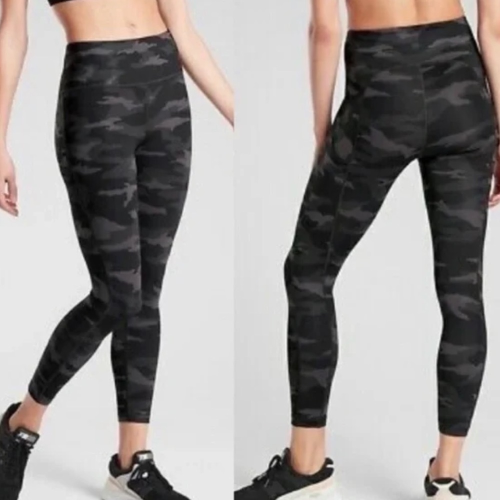 ATHLETA Ultimate 7/8 Tight Camo size XS